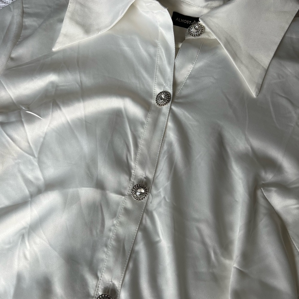 Button up blouse - Picture 2 of 6